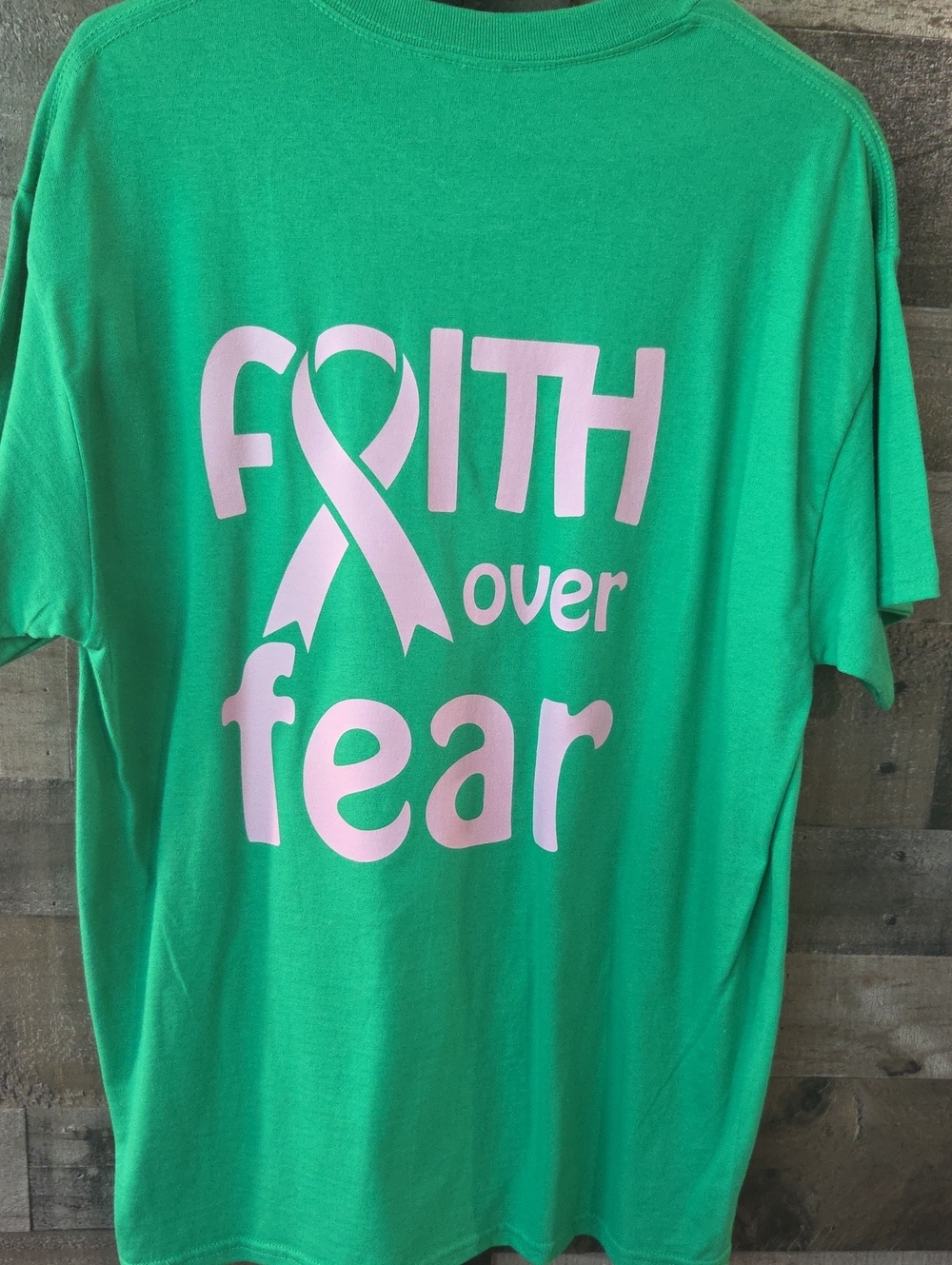Gildan Breast Cancer Survivor Short Sleeve Tee Sz Large Kelly Green/Pink
